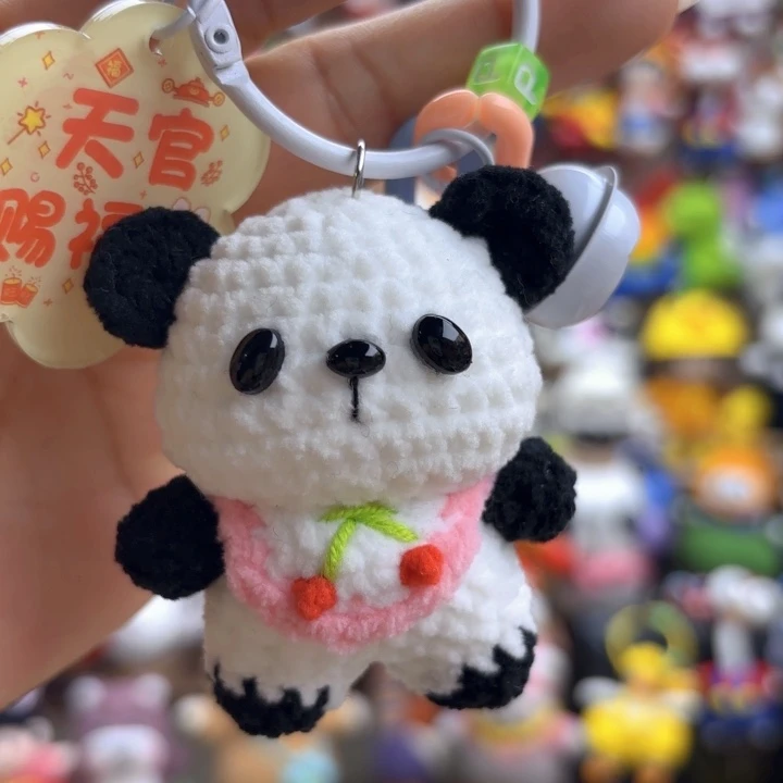 毛绒小熊猫成品送钥匙扣，纯手工制作，钩织不易，不退不换