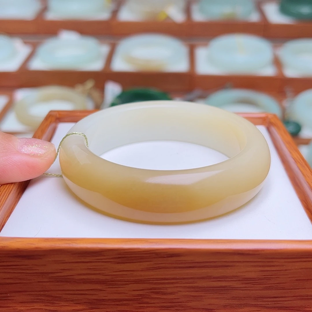 和田玉未镶嵌手镯51.8