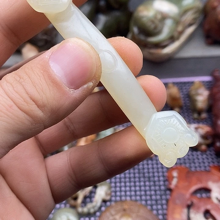 未镶嵌蛇纹石玉颈饰