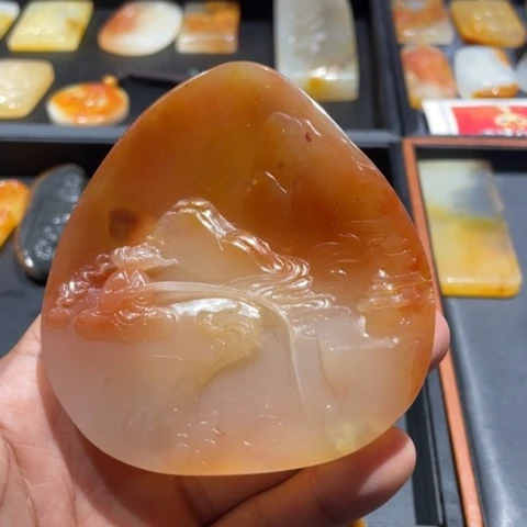 【闪购商品】未镶嵌石英质玉（黄龙玉）颈饰