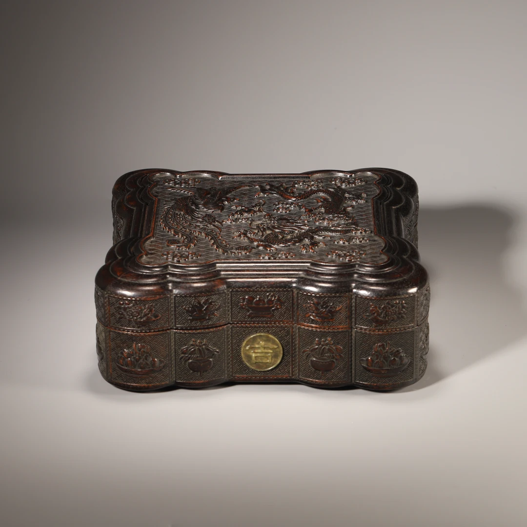 Lot08创汇期 龙凤纹木盒