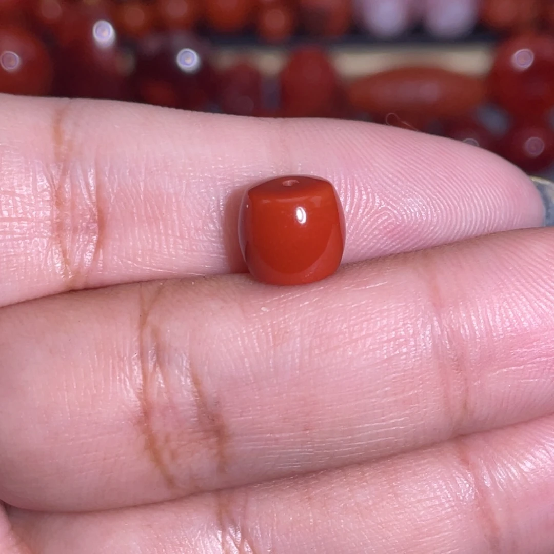 南红玛瑙未镶嵌瓦西柿子红满色满肉直切卡8.9×7.8