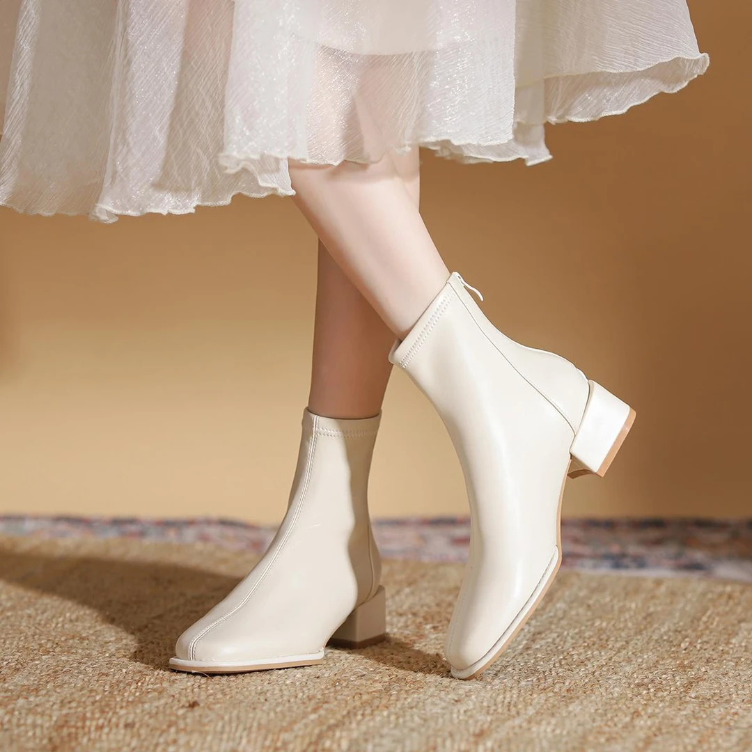 短靴女英伦风马丁靴秋冬新款白色洋派瘦瘦韩系小踝靴