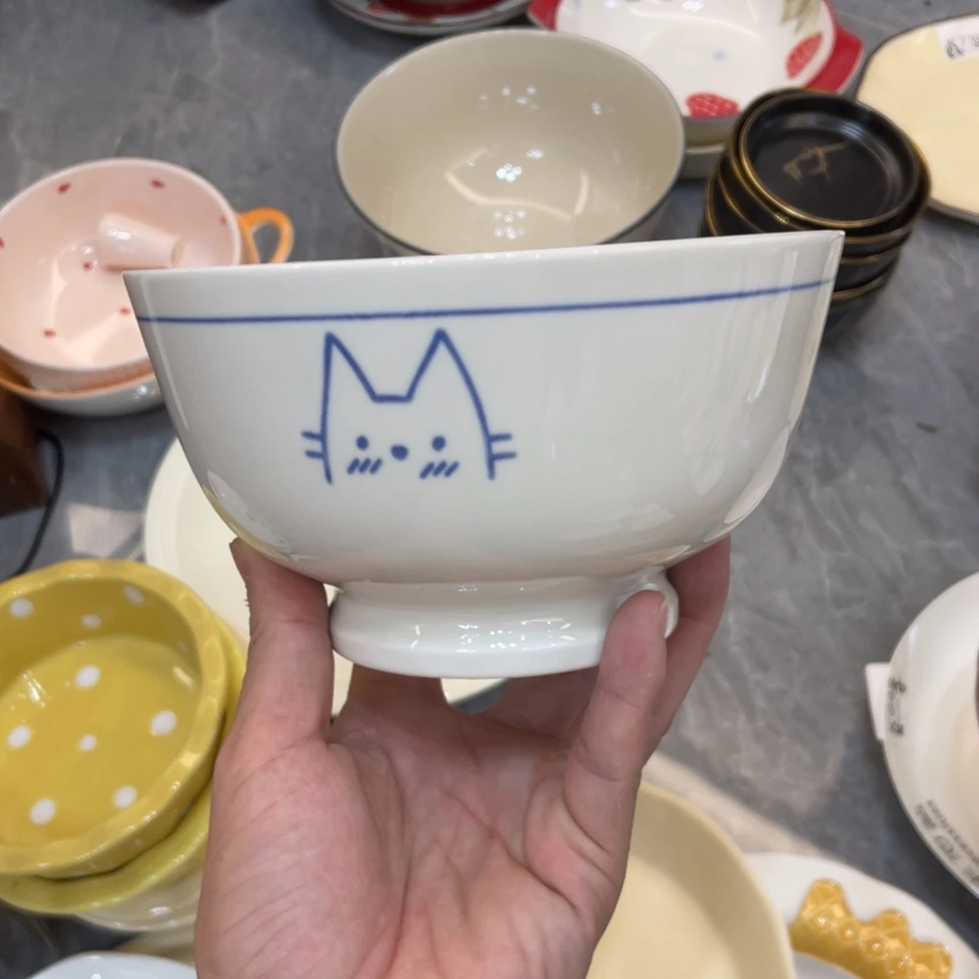 陶瓷微瑕餐具介意勿拍，满18飞！
