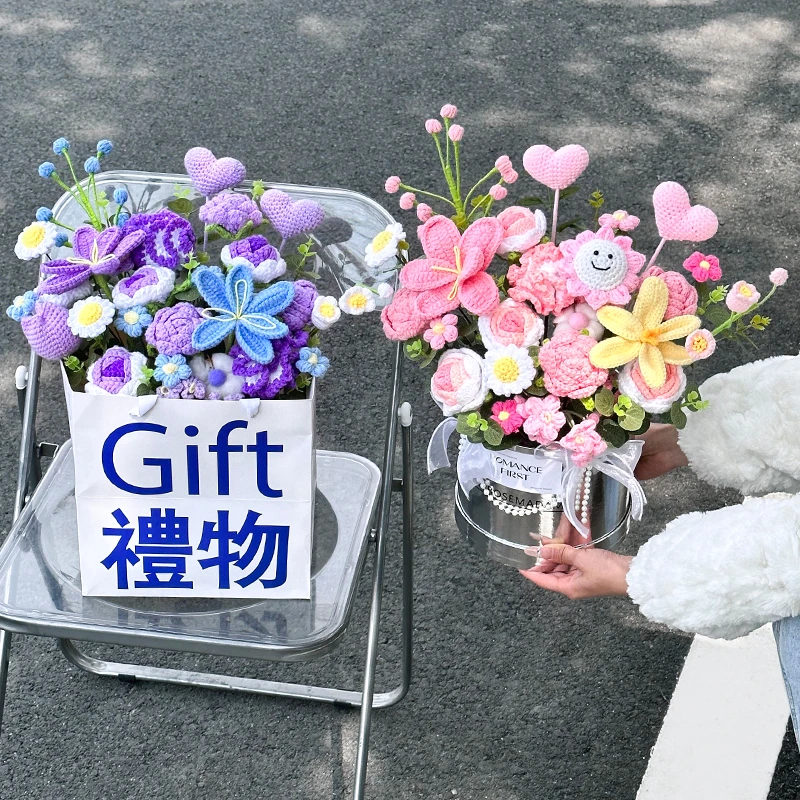 手工针织玫瑰郁金香混搭抱抱生日礼物送女生毛线花束成品