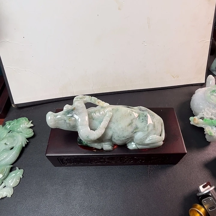 茅***跃翡翠摆件未镶嵌翡翠