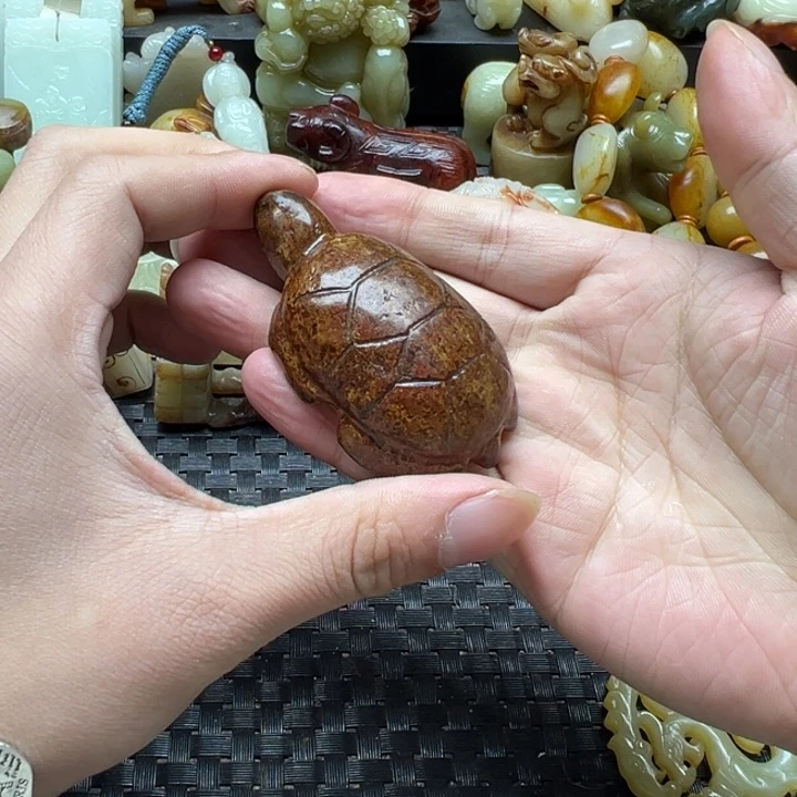 颈饰未镶嵌和田玉（糖玉）