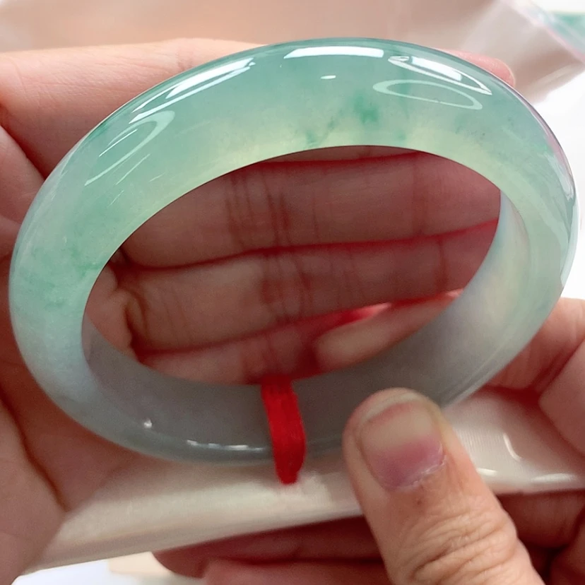 【闪购商品】翡翠手镯未镶嵌58宽边冰绿飘绿花强推A