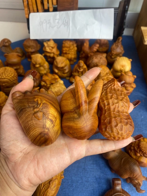 太行崖柏陈化料手把件