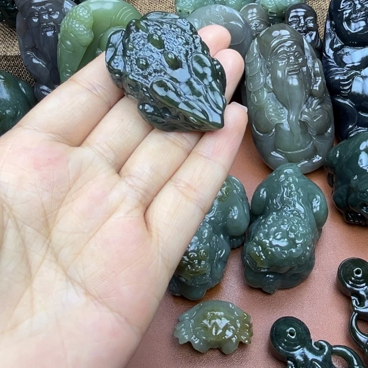 和田玉未镶嵌挂件