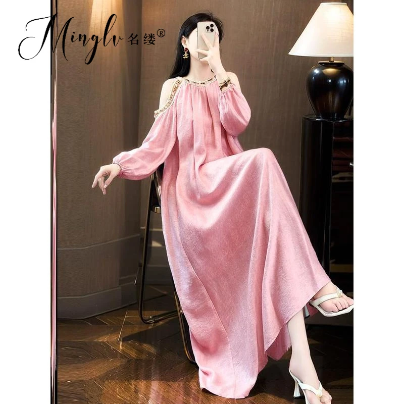 2025年夏季a字大摆长裙慵懒风宽松梨型身材露肩灯笼袖粉色连衣裙
