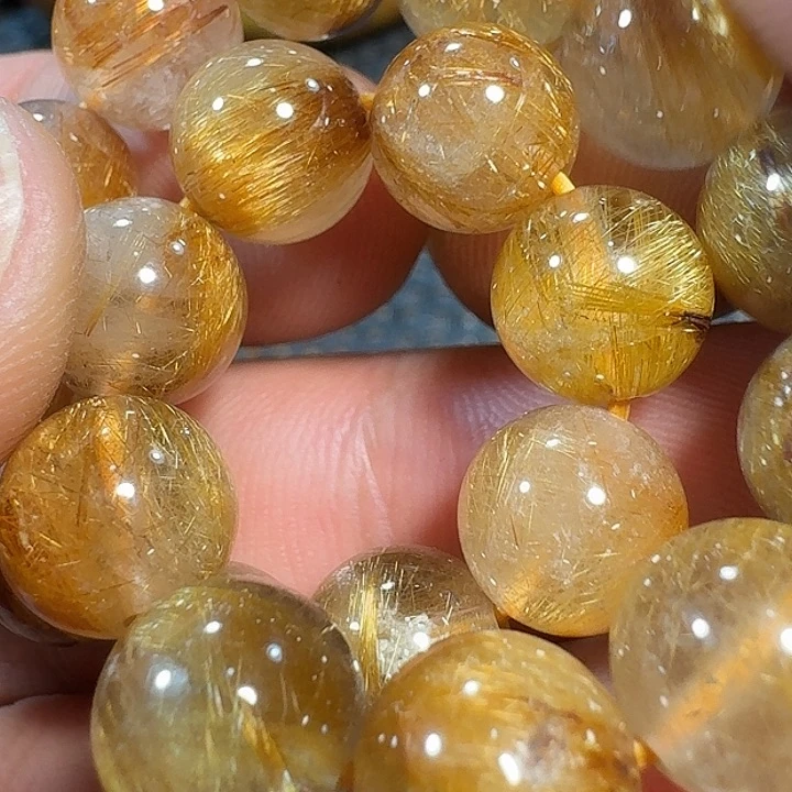 琼***儿未镶嵌颈饰水晶好