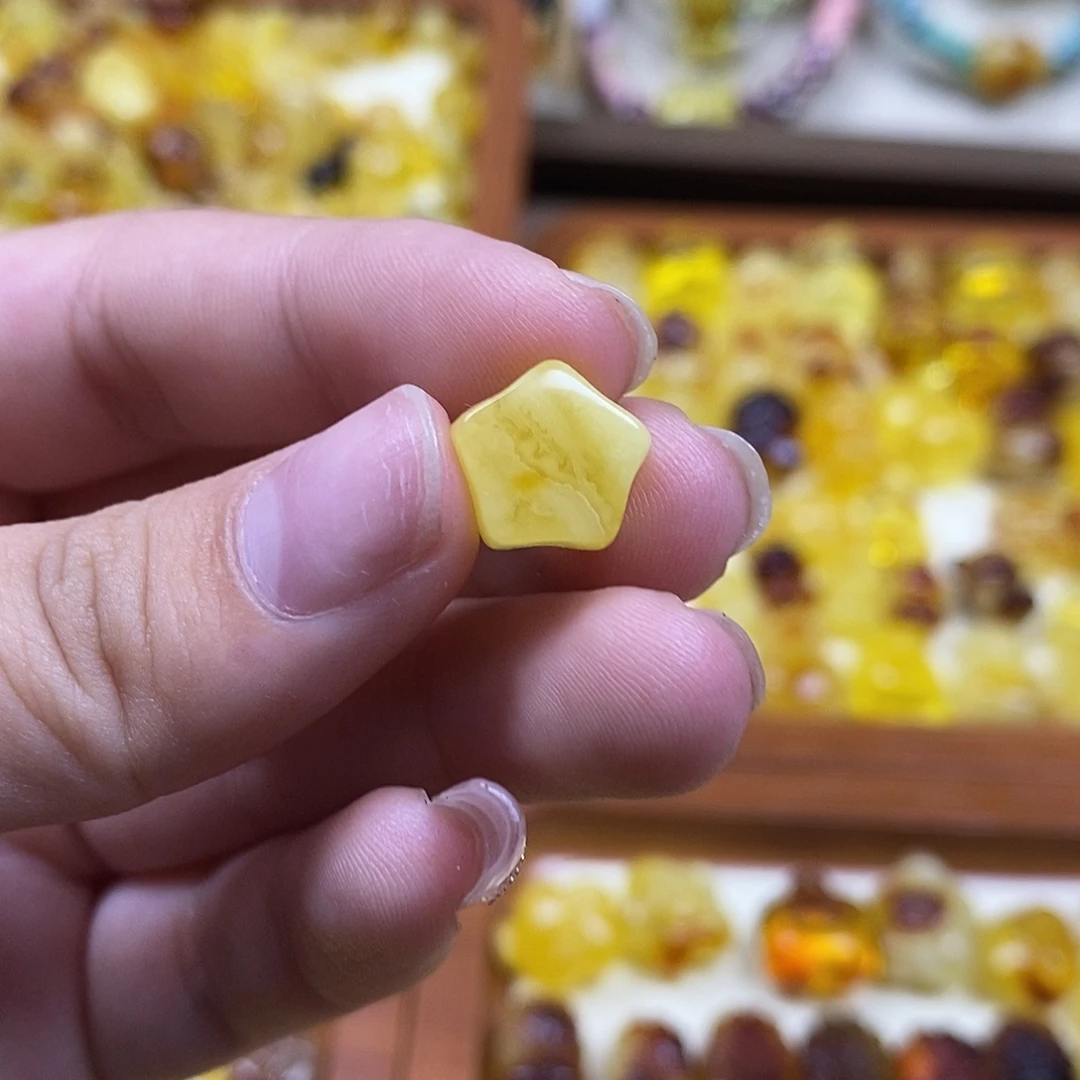 琥珀未镶嵌珠宝奇石