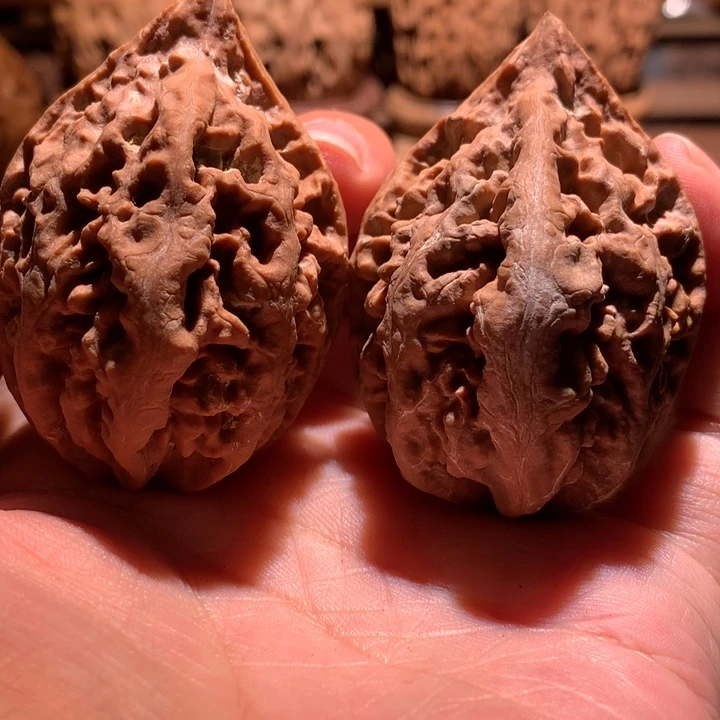 铁***跳文玩核桃吊坠楸玥核10