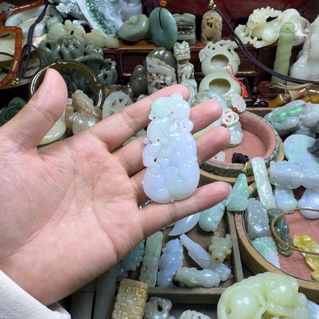 翡翠挂件未镶嵌&**&99999999999