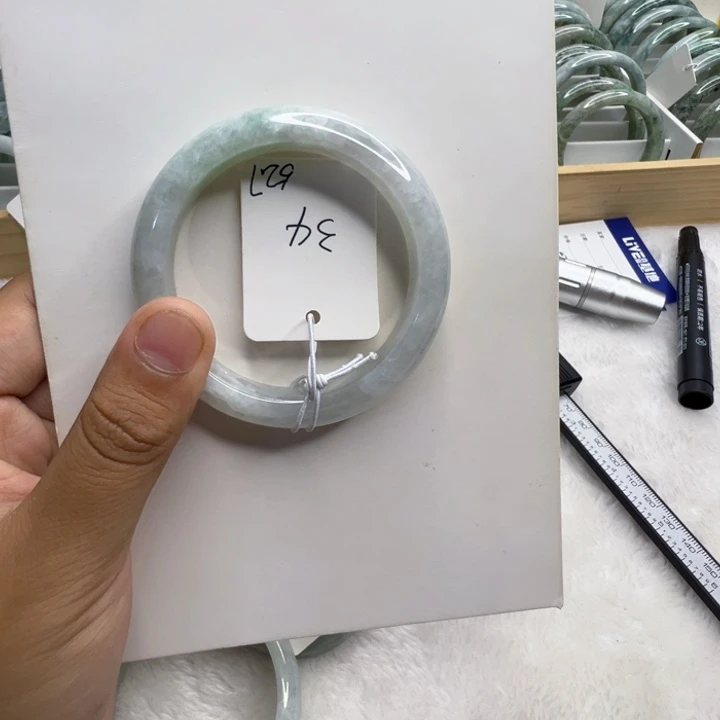 未镶嵌手镯翡翠Qqwwwwwwwww