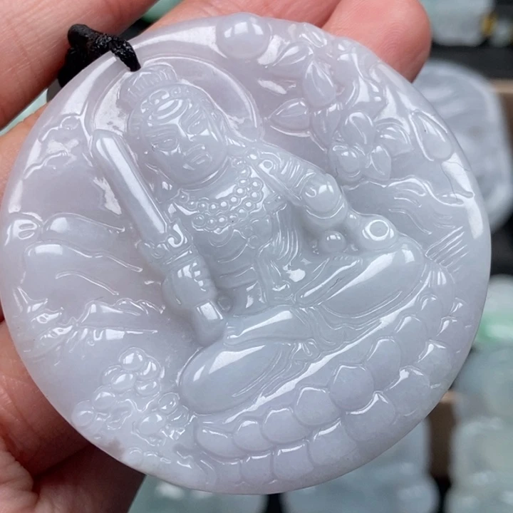 翡翠未镶嵌颈饰不动明王