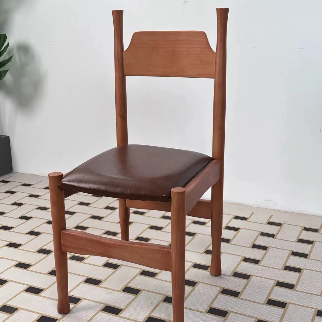 法式复古餐椅冲冠椅中古实木设计师款餐厅家用梳妆椅酒店靠背椅子