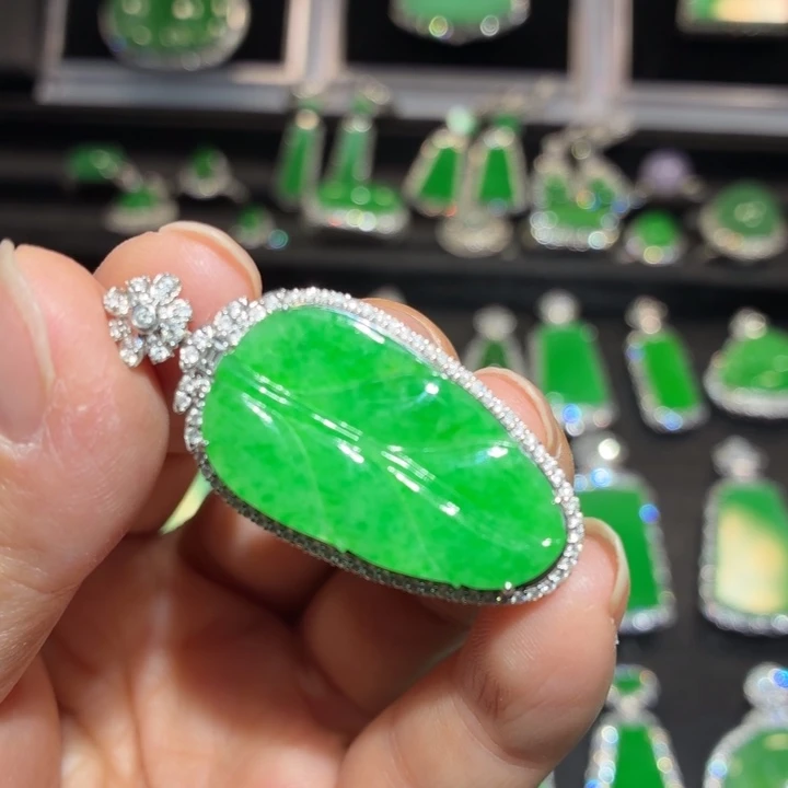 翡翠18K金镶嵌吊坠(不含链)翡翠