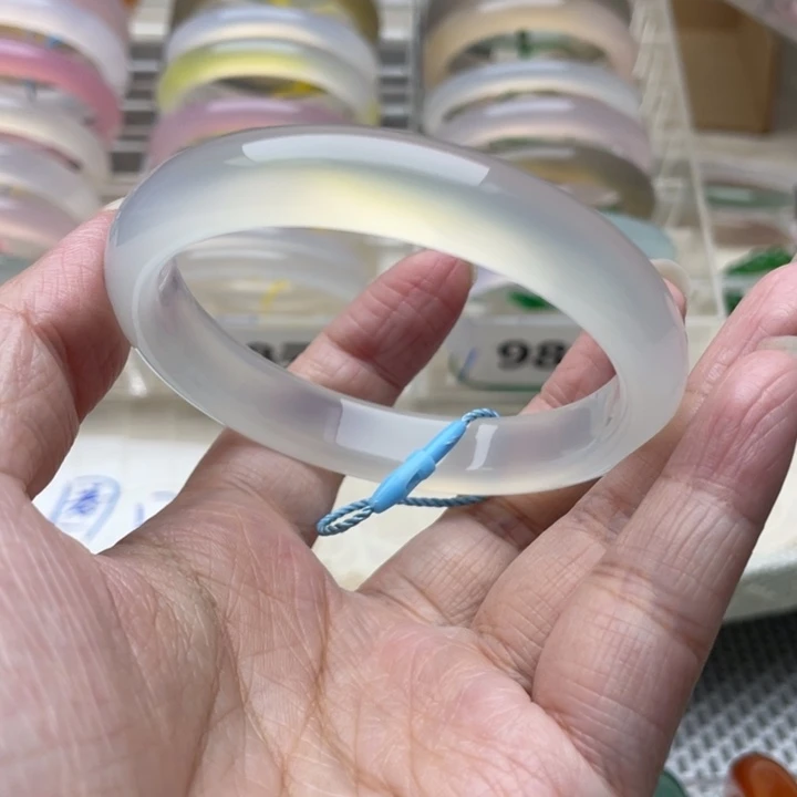 玛瑙/玉髓未镶嵌手镯56圈口