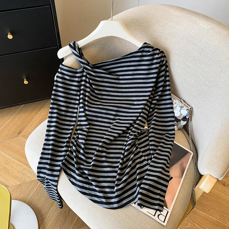 2025早秋爆款设计感漏肩条纹长袖T恤女修身洋气上衣百搭打底小衫