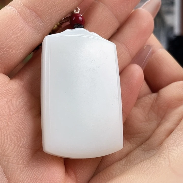 颈饰未镶嵌和田玉（糖玉）