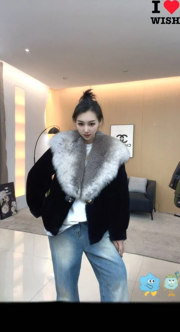 冬季女士短款皮毛一体狐狸毛领外套-D2239