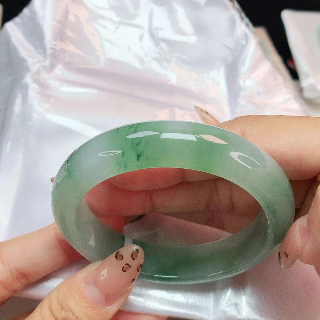 零****翡翠未镶嵌手镯正圈54