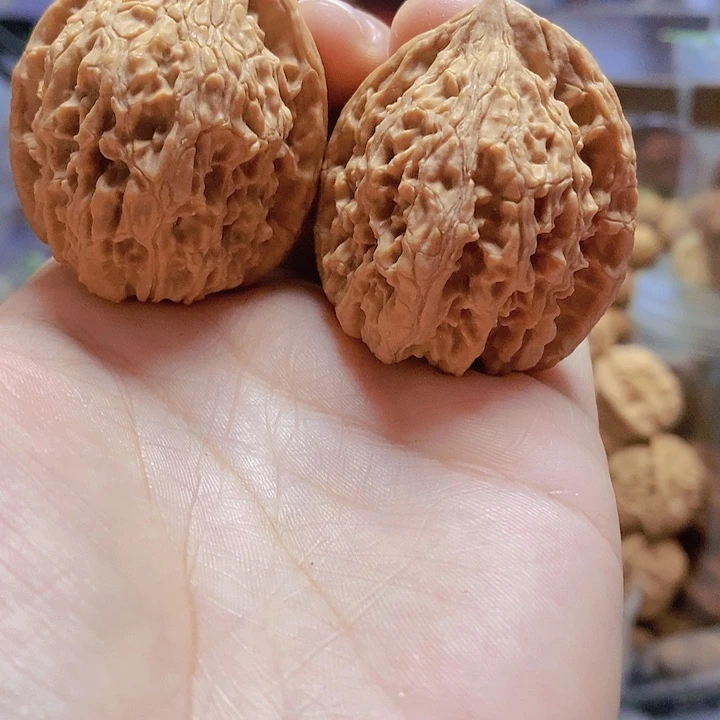 【闪购商品】文玩核桃把件39高尖红狮子小众