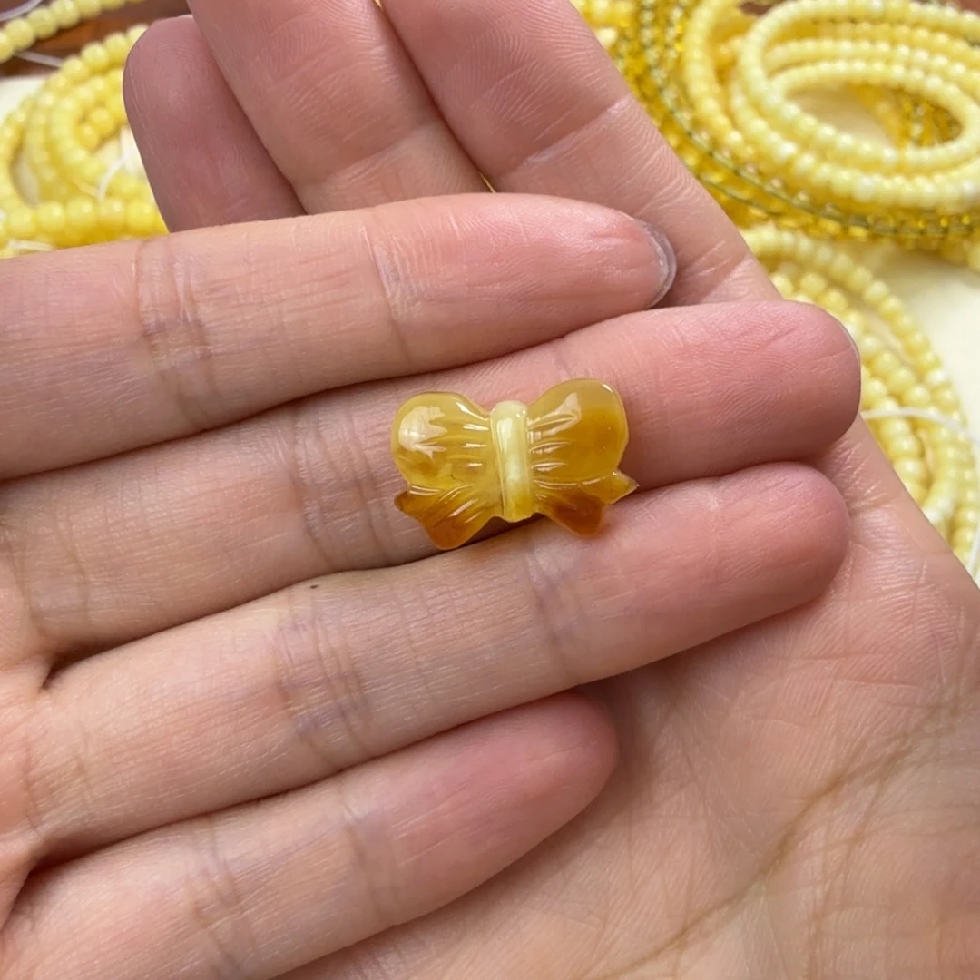 琥珀未镶嵌颈饰琥珀蜜蜡