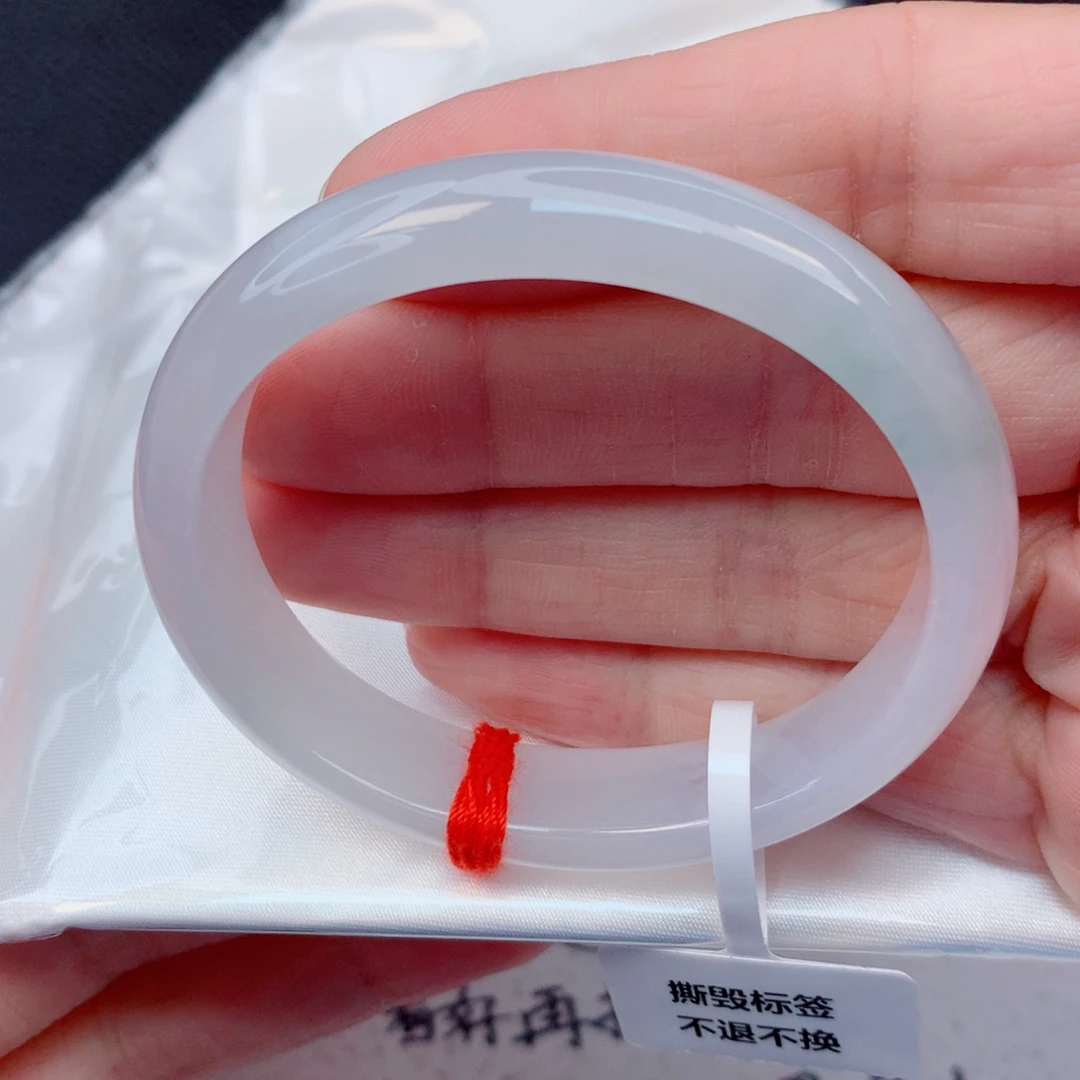 翡翠未镶嵌手镯51贵妃 白冰底飘绿