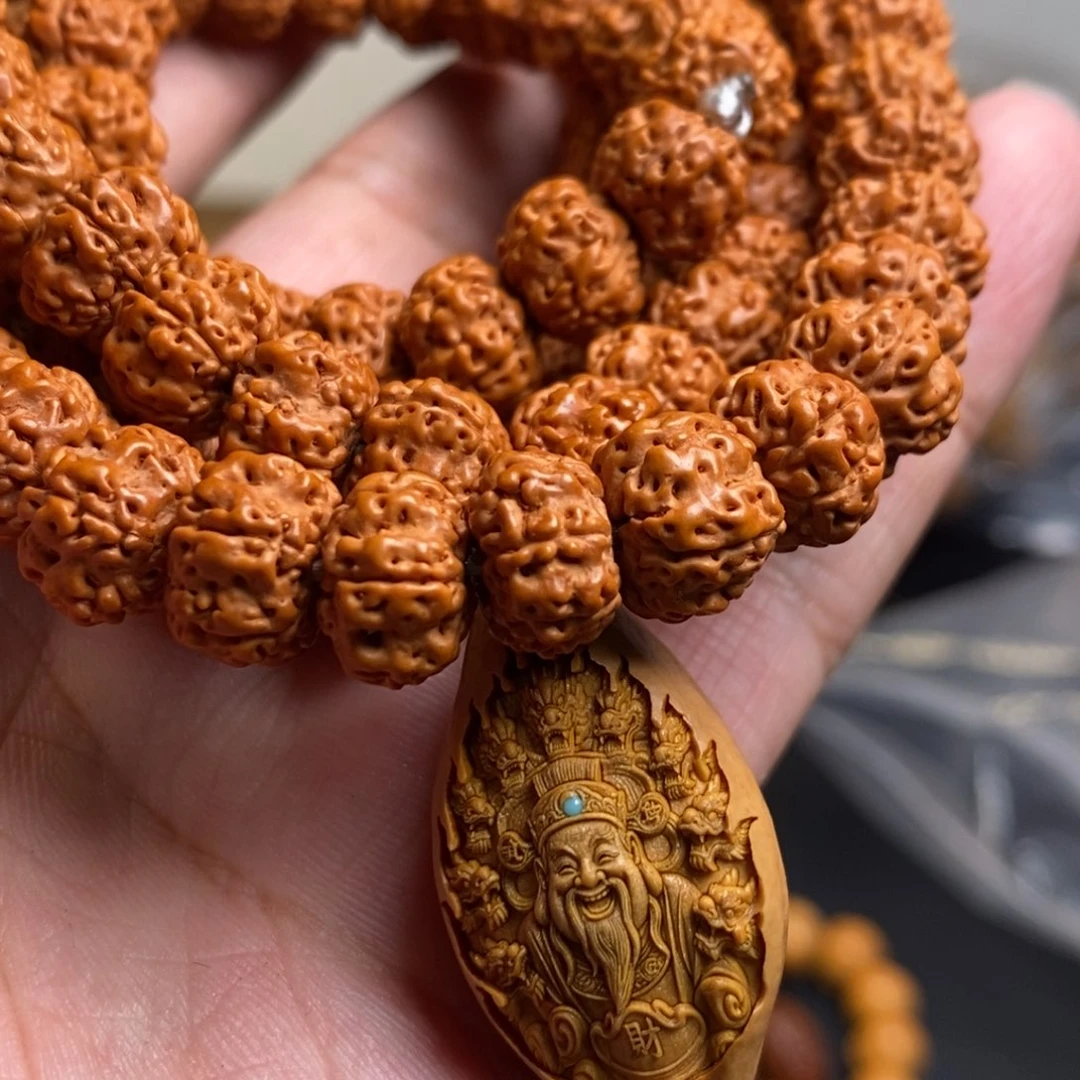 吊坠猴头核桃金刚