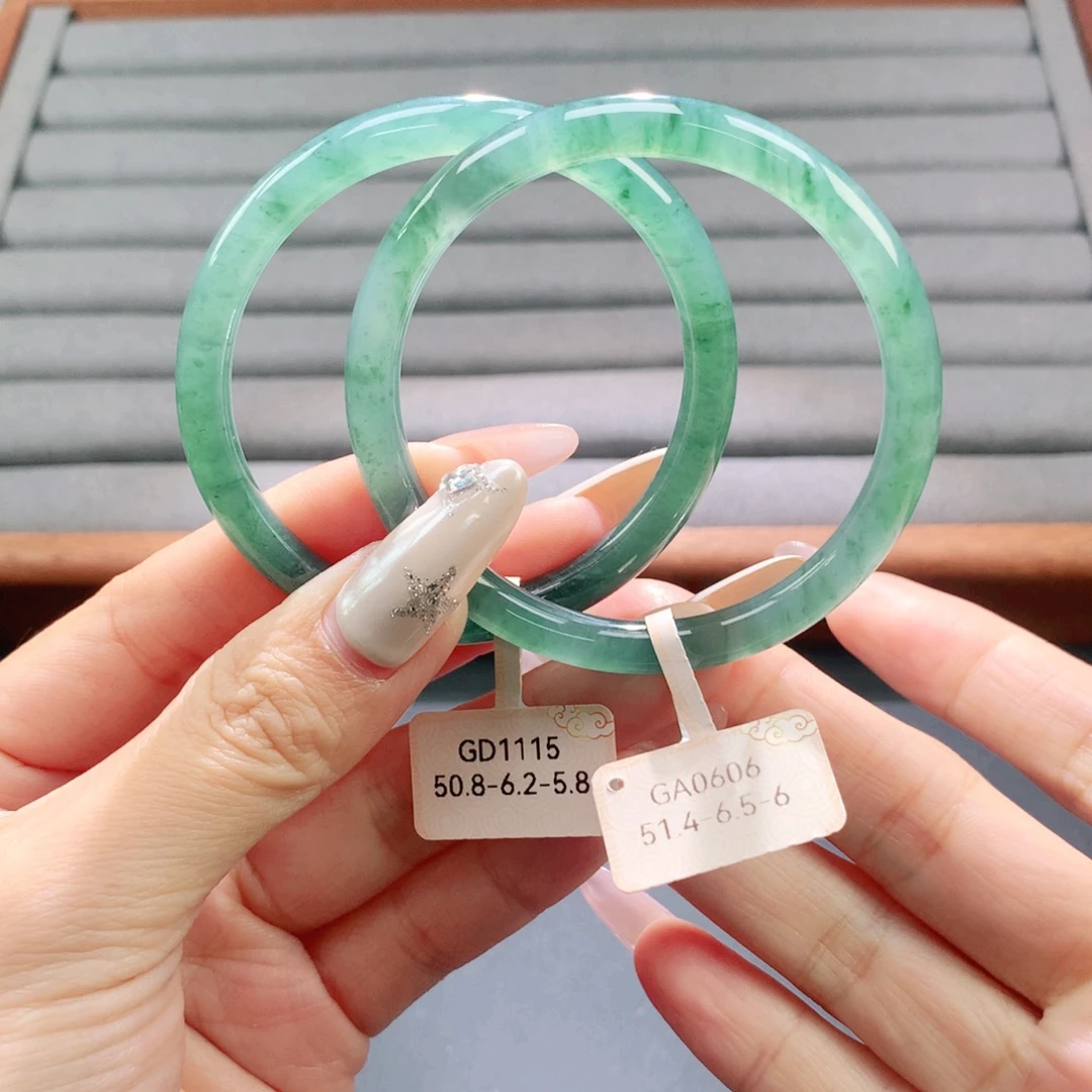 翡翠未镶嵌手镯天然