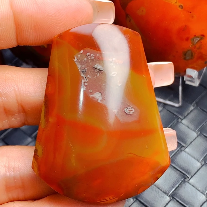 玛瑙/玉髓颈饰未镶嵌！**，