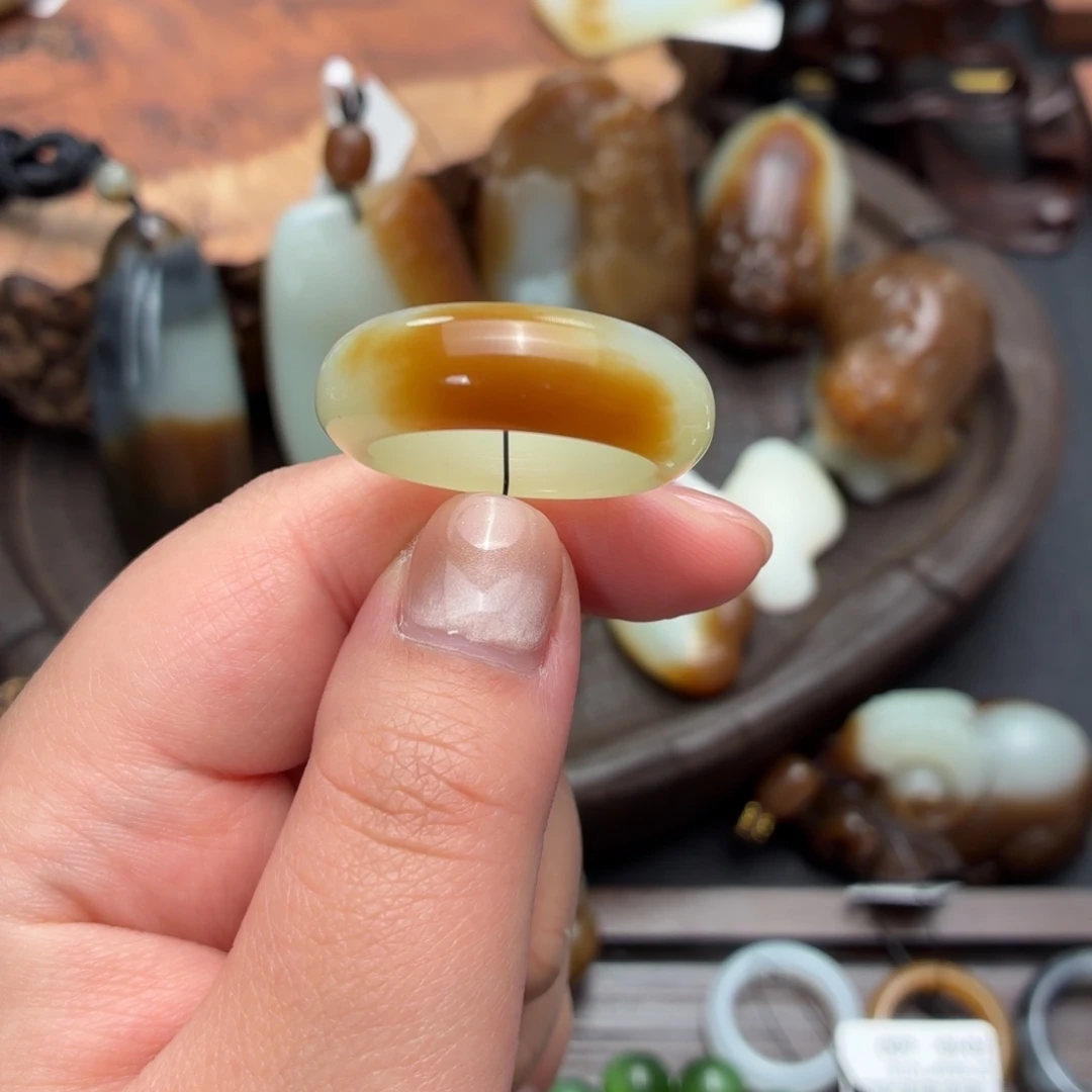 和田玉未镶嵌戒指