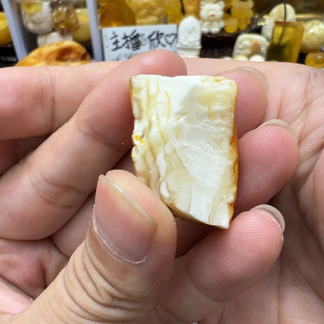 未镶嵌定制琥珀只**影蜜蜡