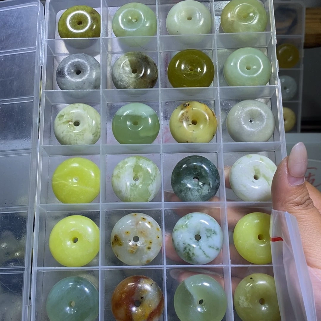 合金蛇纹石玉颈饰歆1