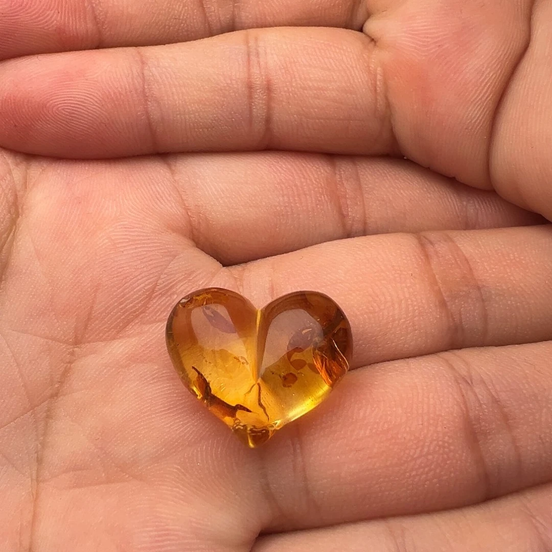 黄***雨琥珀（花珀）未镶嵌颈饰花珀屁桃（打孔不退换）