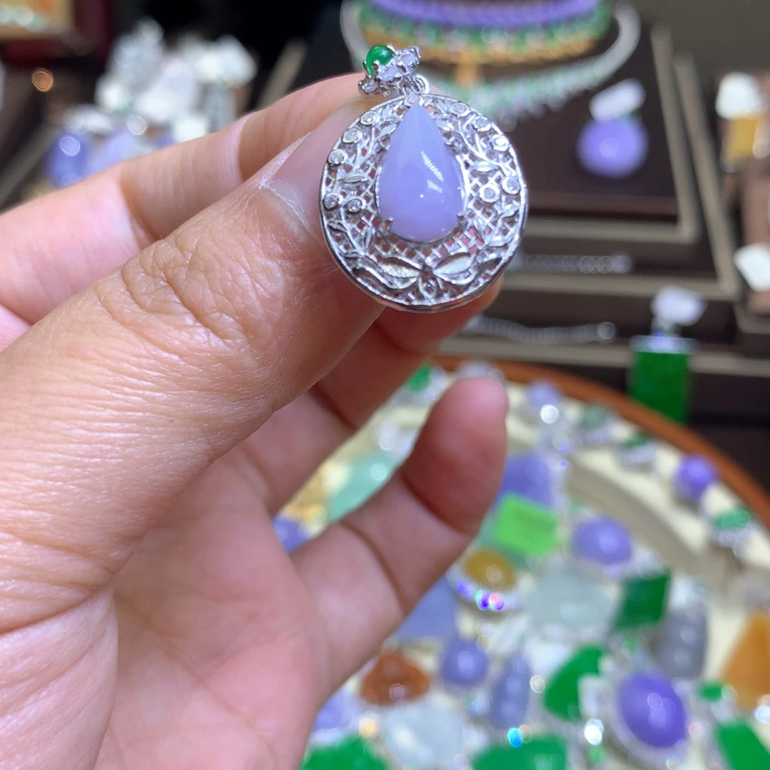 翡翠颈饰银S925镶嵌翡翠吊坠