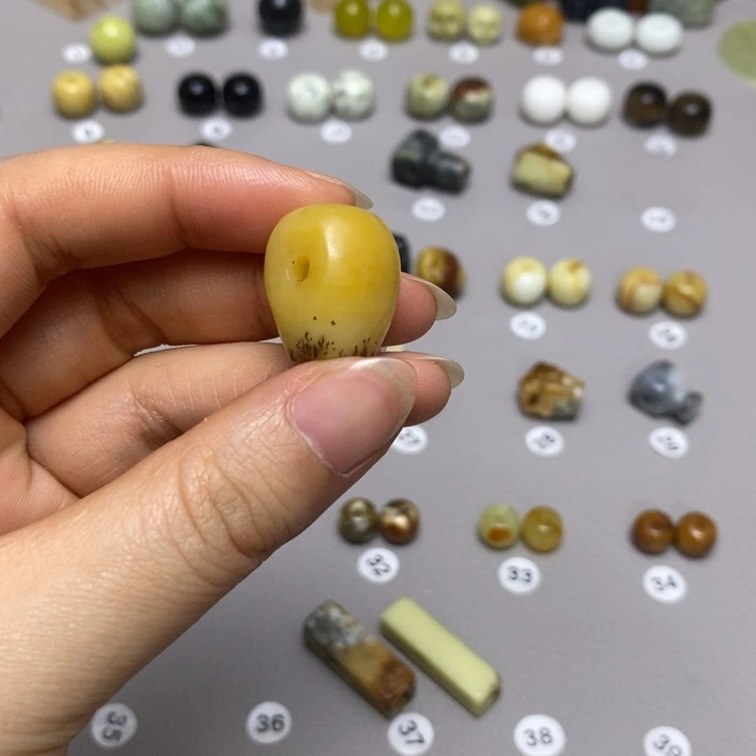 蛇纹石玉配饰合金手****建