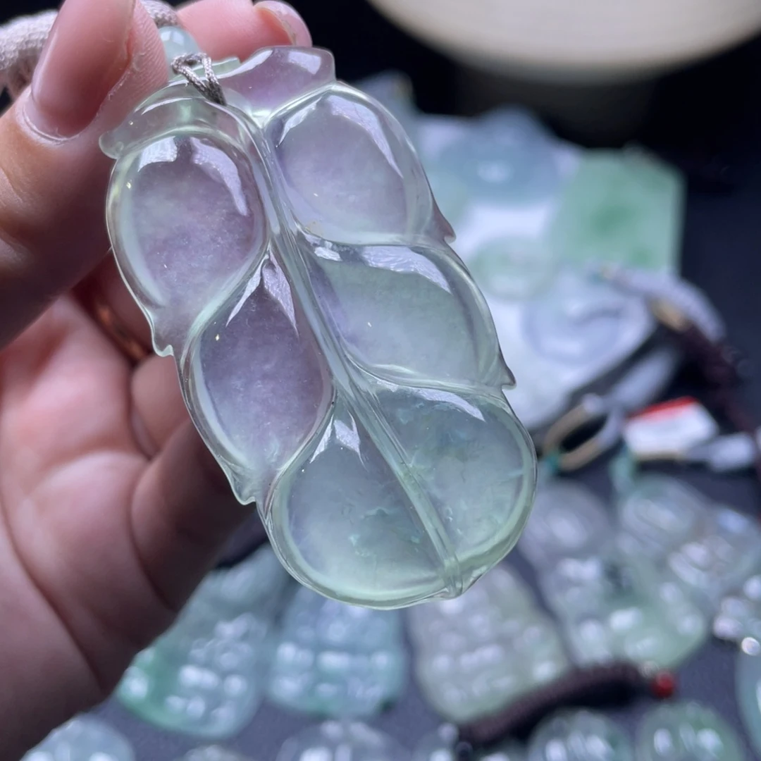 颈饰未镶嵌翡翠