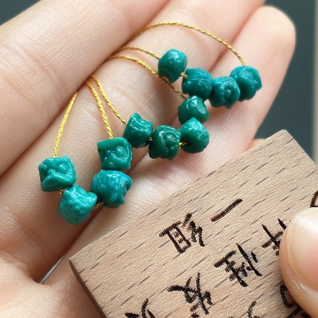 绿松石未镶嵌颈饰