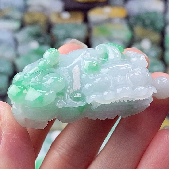 颈饰未镶嵌翡翠天然