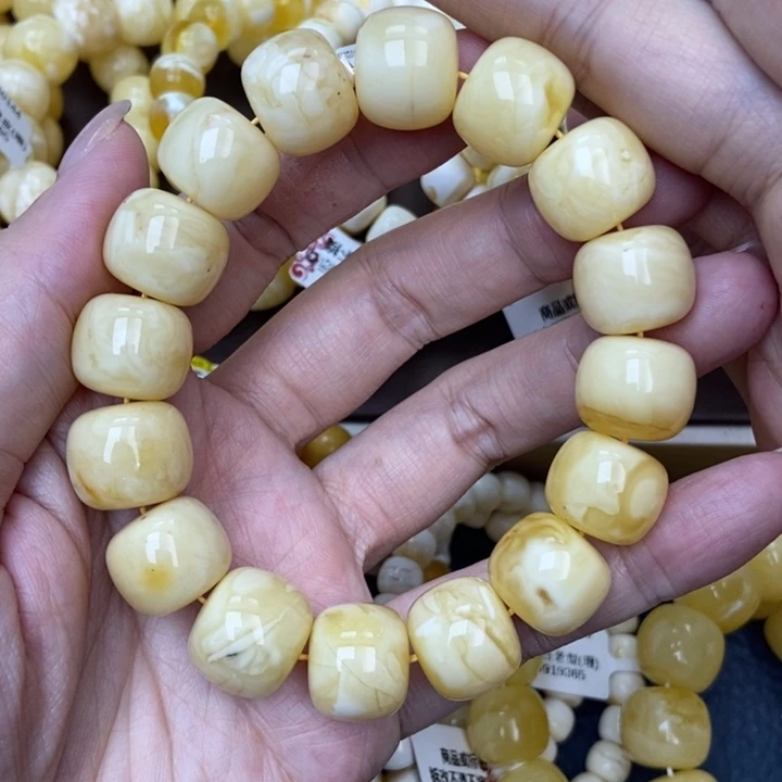 琥珀未镶嵌珠宝奇石21