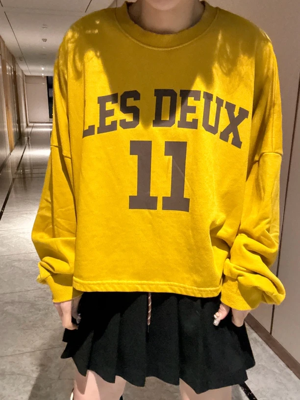 韩版短款11字母卫衣