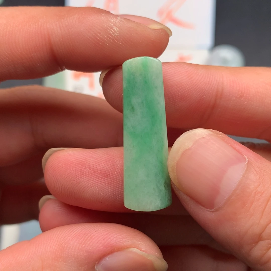 颈饰未镶嵌翡翠K***?