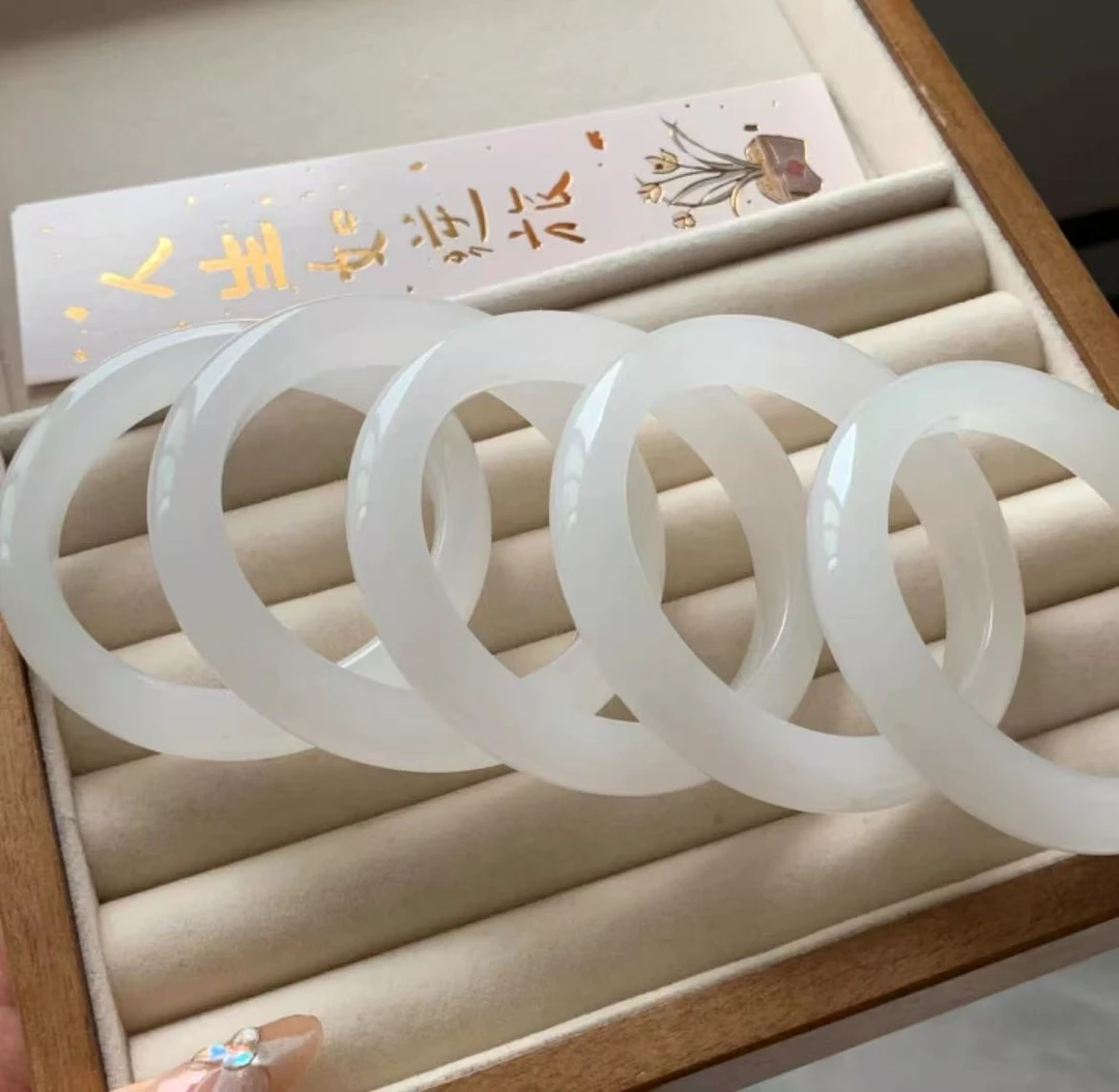 新疆天然金丝玉白月光精品手镯