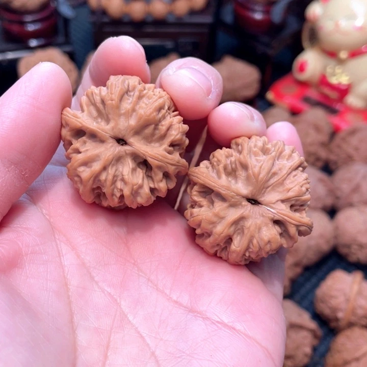 文玩核桃马蹄狮子头3.4全品无修。