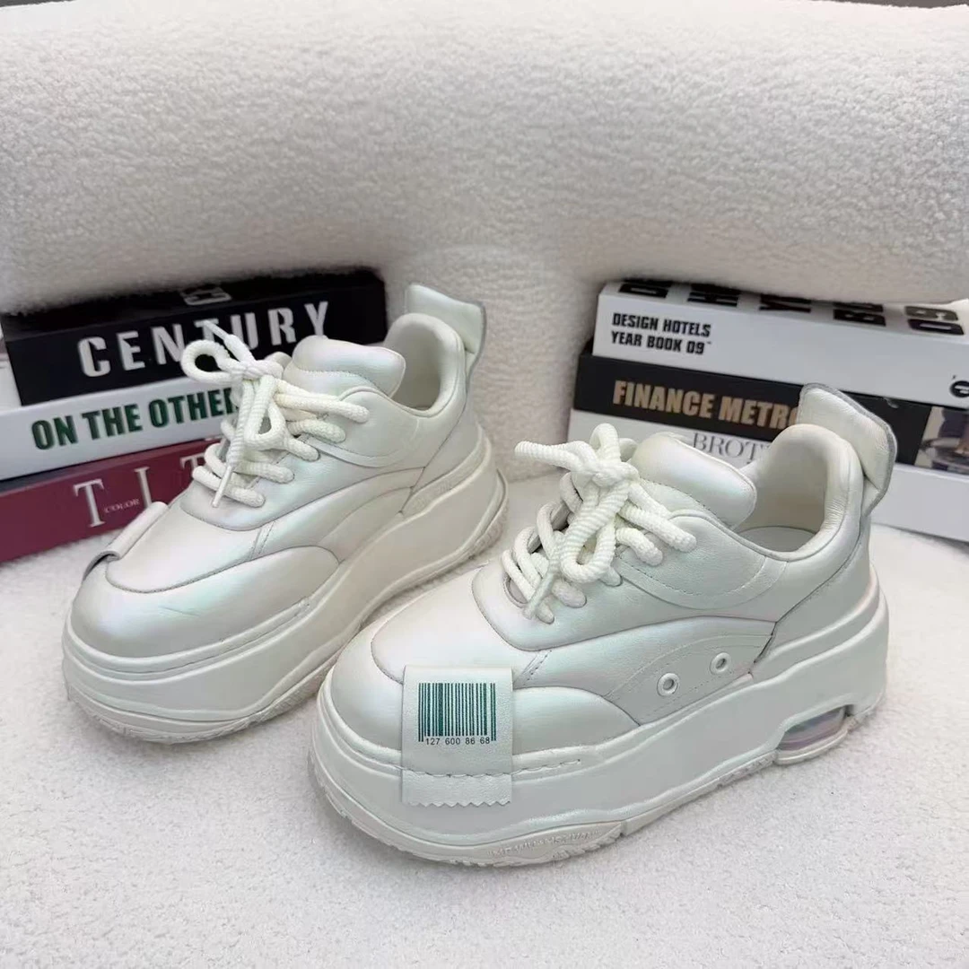 现货C1｜真皮羊里垫高端大牌厚底板鞋女｜半码拍小｜2310313.