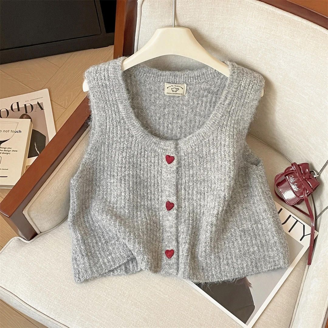 韩国韩式甜美爱心扣针织衫马甲2025早春洋气马甲女上衣小个子打底